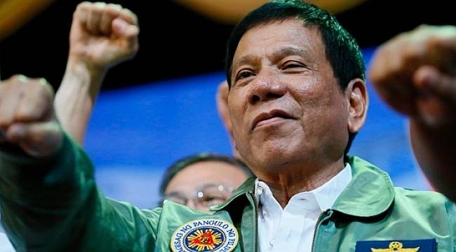 “Tanrı aptal” demişti, geri adım atmadı; Filipinler Devlet Başkanı: Varlığını kanıtlayan biri çıkarsa, istifa edeceğim