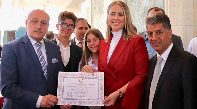 Türkiye Cumhuriyeti'nin ilk kadın TBMM İdare Amiri Ceyda Bölünmez Çankırı, TBMM'ye kaydını yaptırdı