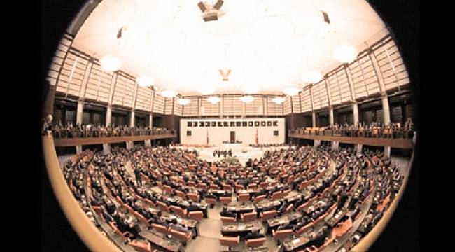 Yeni bakanlar Meclis'te yemin etti