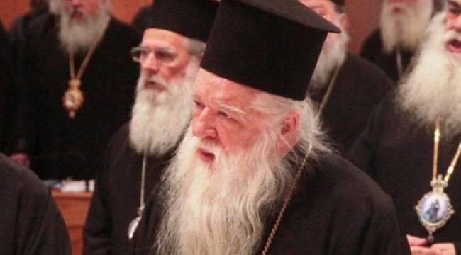Yunan psikopos: Yangın, Çipras ateist olduğu için çıktı