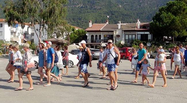 Antalya'ya gelen yabancı ziyaretçi sayısı artıyor