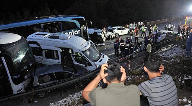 Bayram tatilinin ilk günündeki trafik kazalarında 19 kişi hayatını kaybetti