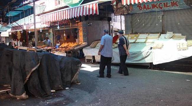 Bayramda çarşılar boş kaldı