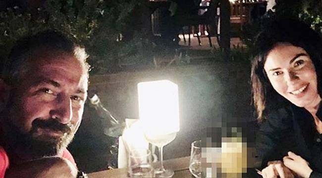 Cem Yılmaz sevgilisi Defne Samyeli ile fotoğrafını yayınladı