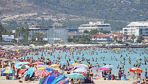 Çeşme nüfusu bayramda 30 katına çıktı
