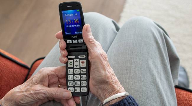 Eski modeller tekrar moda; cep telefonunda 'arasın yeter' akımı