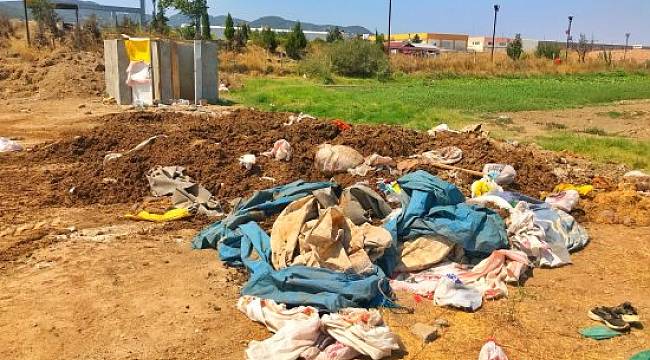 Gaziemir Belediyesi temizliği unuttu