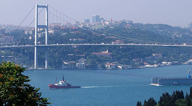 İstanbul Boğazı, gemi geçişlerine kapatıldı