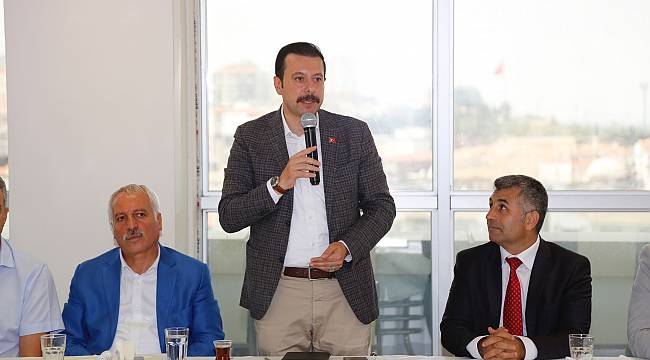 Kaya: CHP'li yerel yöneticiler Karabağlar'ı varoş görüyor