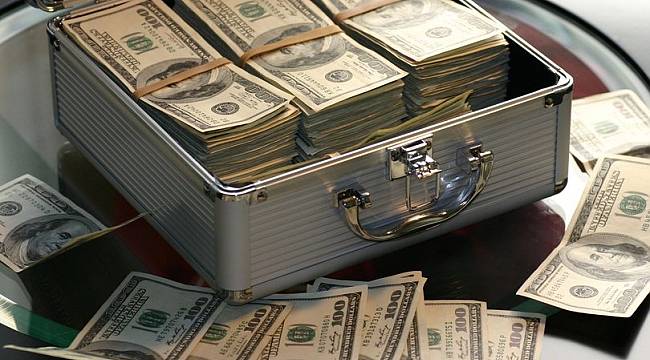 Saatte 4.5 milyon dolar kazanıyor!
