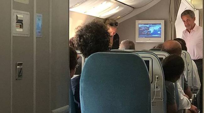 Sarkozy ve eşi Carla Bruni Bodrum'dan İstanbul'a ekonomi sınıfında uçtu