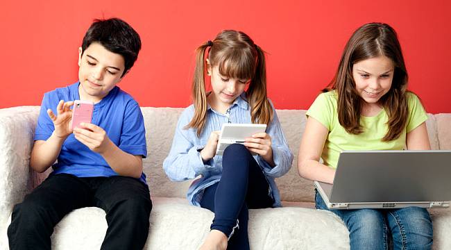 Türkiye'de yeni nesil gençlik telefon bağımlısı!