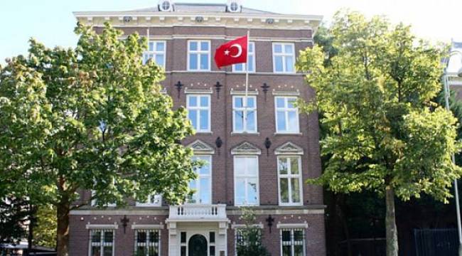 Türkiye'nin Amsterdam Başkonsolosluğu'na saldırı