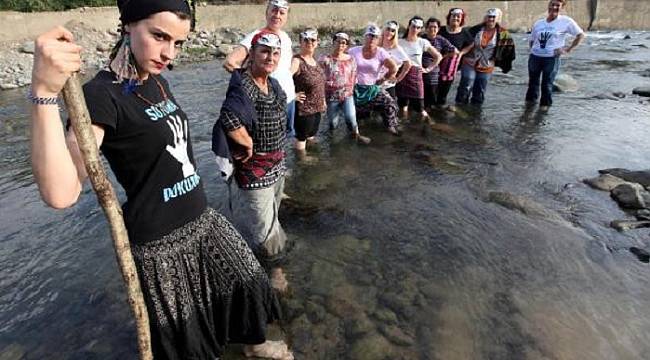 Arhavi’de Çılgın HES deneme üretimine geçti dere kurudu