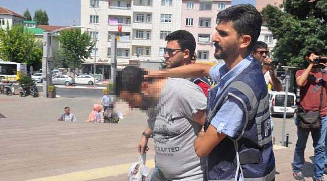 AVM esnafından 1 milyon lira haraç isteyen çeteye operasyon
