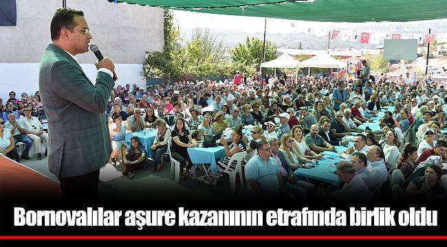 Bornovalılar aşure kazanının etrafında birlik oldu