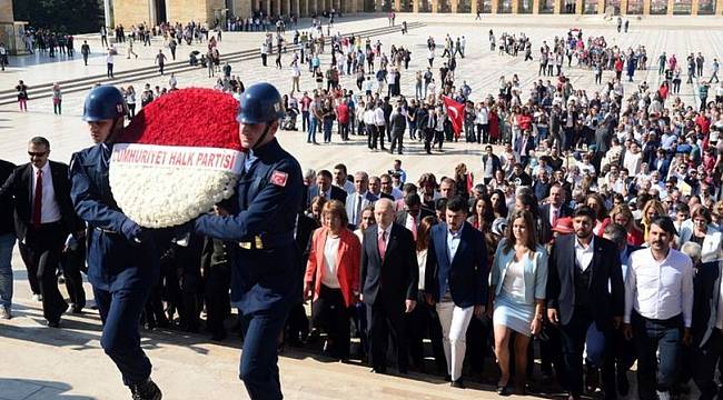 CHP'den Anıtkabir'e "95. yıl" ziyareti