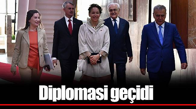 Diplomasi geçidi