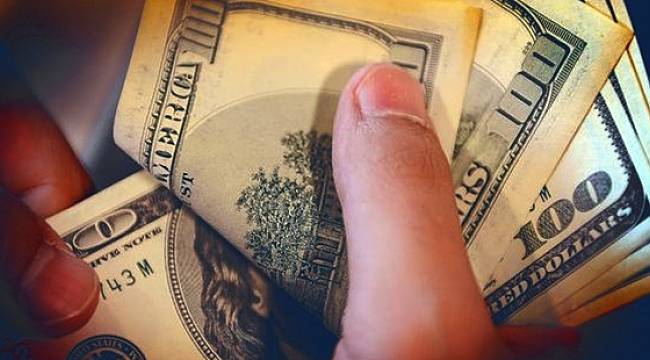 Dolar, enflasyon sonrası düşüşe geçti