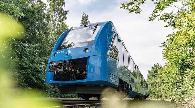Dünyanın ilk hidrojen enerjili treni hizmete girdi