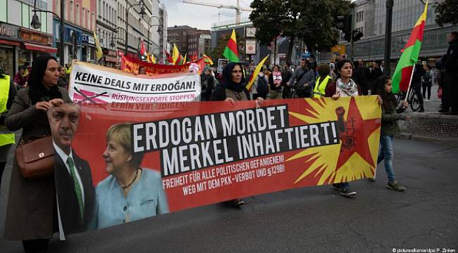 Erdoğan'ın ziyareti öncesi Almanya'da protestolar başladı