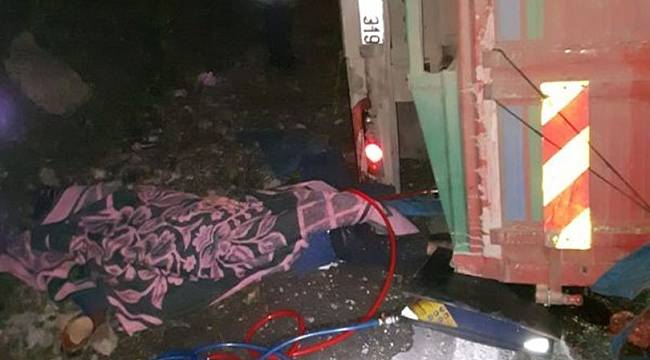 Freni patlayan kamyonetin altında öldü