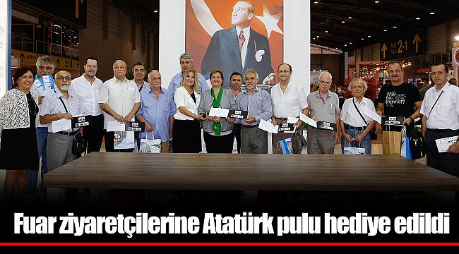 Fuar ziyaretçilerine Atatürk pulu hediye edildi
