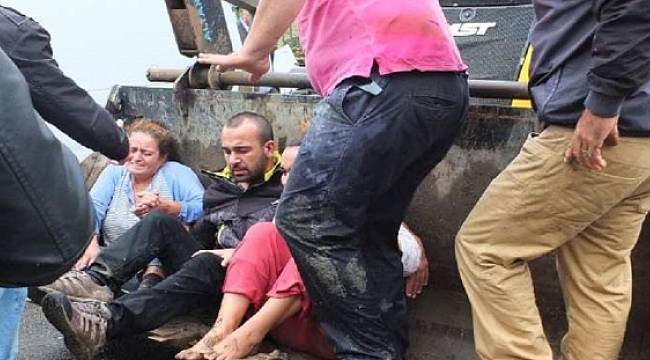 İstanbul'da selde mahsur kalanlar iş makinesiyle kurtarıldı