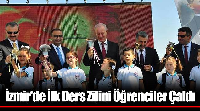 İzmir'de İlk Ders Zilini Öğrenciler Çaldı