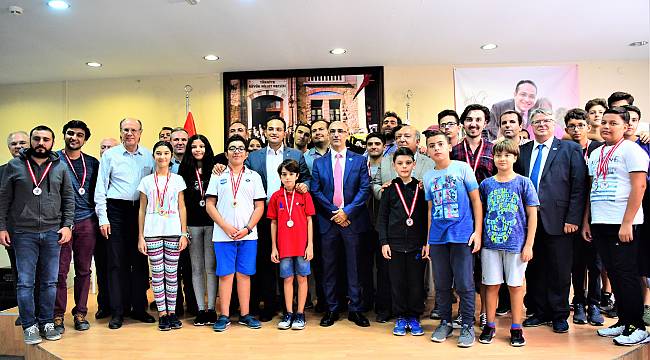 İzmir’in Kurtuluşu’na özel Uluslararası Satranç Turnuvası