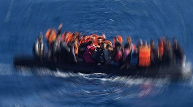 KDC'de tekne alabora oldu: 30 ölü