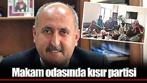 Makam odasında kısır partisi