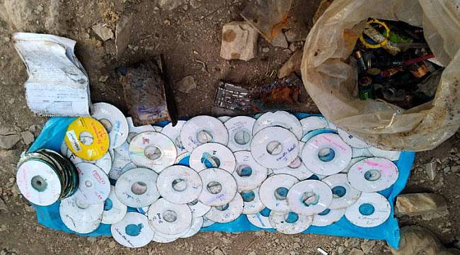 PKK'lı teröristlere ait 200 CD ele geçti
