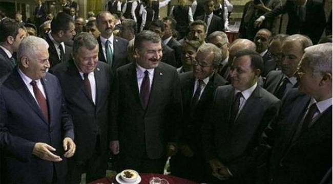 Resepsiyonda şarbon korkusu: Önce Bakan yesin