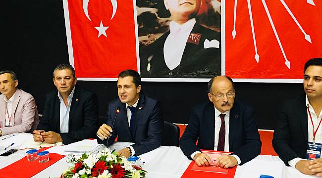 YÜCEL'DEN AKP'YE KRİZ VE CEHALET GÖNDERMESi