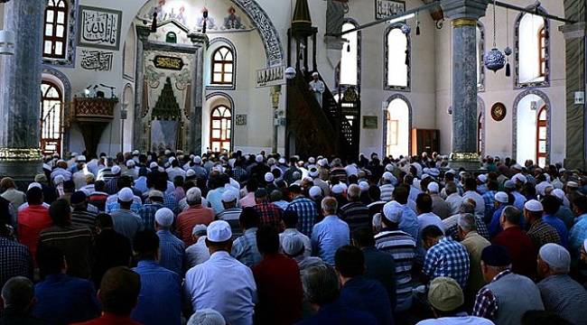 Cuma hutbesinde cenaze adabı uyarısı