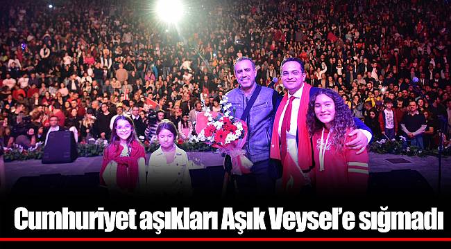 Cumhuriyet aşıkları Aşık Veysel’e sığmadı