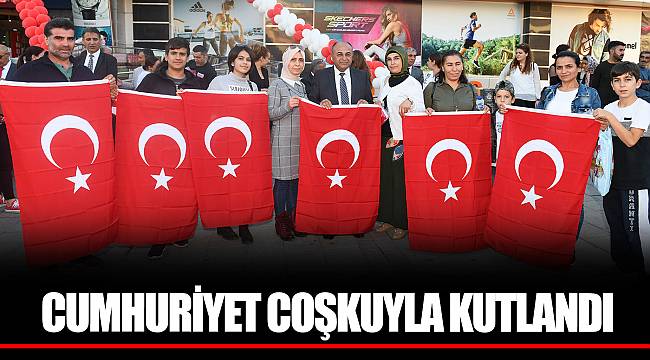 CUMHURİYET COŞKUYLA KUTLANDI