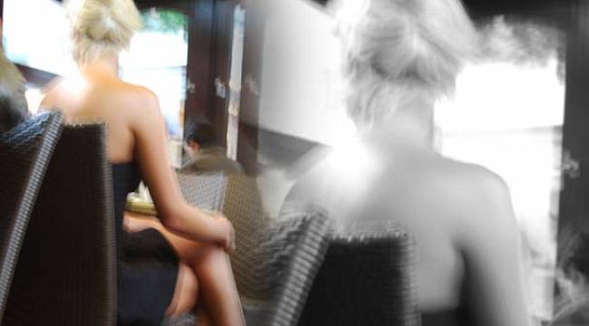 İnternette bulduğu eskort kadın tarafından dolandırıldı