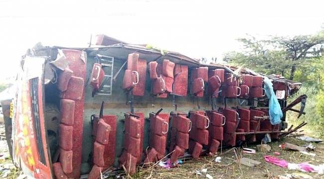 Kenya’da yolcu otobüsü devrildi: 50 ölü