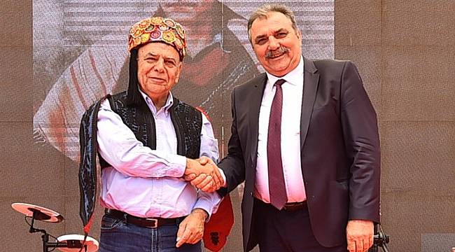 Kocaoğlu’na bir destekte Tire Süt’ten: Efeler ve liderler bırakıp gitmez
