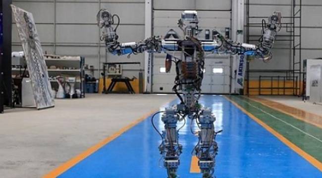 Konya'da üretilen insansı robot 'Akıncı-4' görücüye çıktı