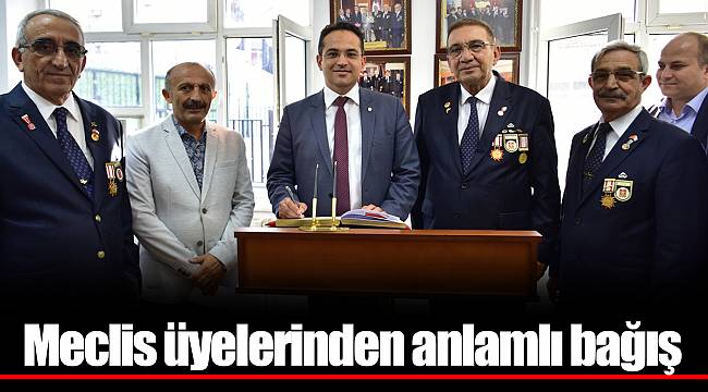 Meclis üyelerinden anlamlı bağış