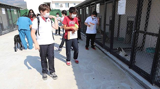 Öğrenciler 'can dostları' ziyaret etti