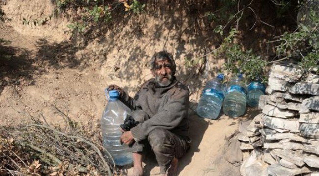 3 dil biliyor 40 yıldır mağarada yaşıyor