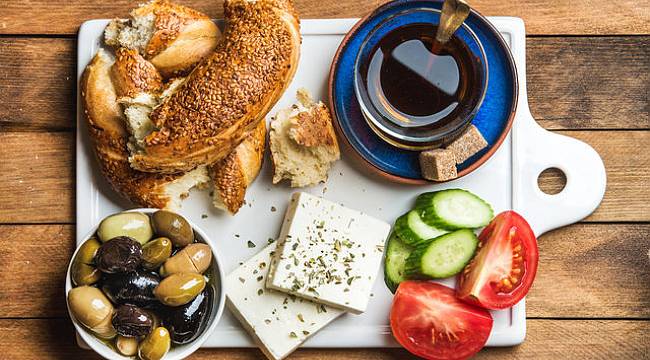 Çayı sıcak içmek yemek borusu kanseri riskini beş kat artırıyor