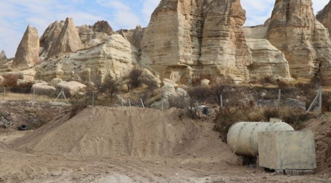 Kapadokya’da kaçak binanın üzeri toprakla örtüldü