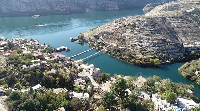 Sonbahar Halfeti'ye ayrı bir güzellik kattı
