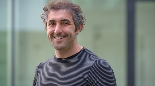 Türk doktor, hücre ve molekülleri açık açık görüntüledi!