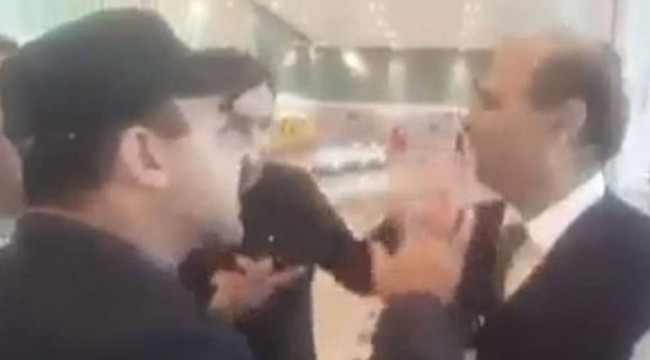Uçuşu iptal edilen bakan, kıyafetlerini yaktı